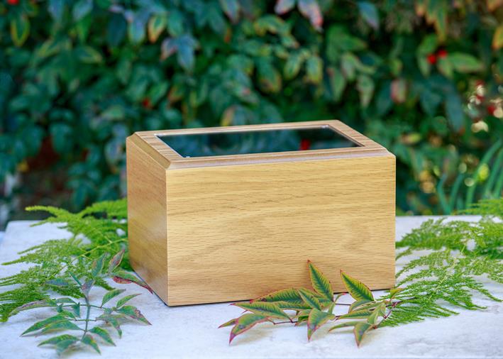 red oak photo urn